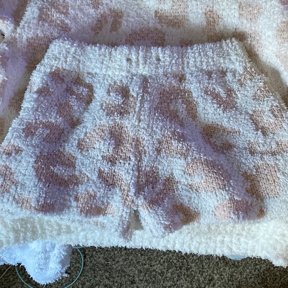 Two piece set fuzzy sweater and shorts by POL. I104 - Picture 5 of 7